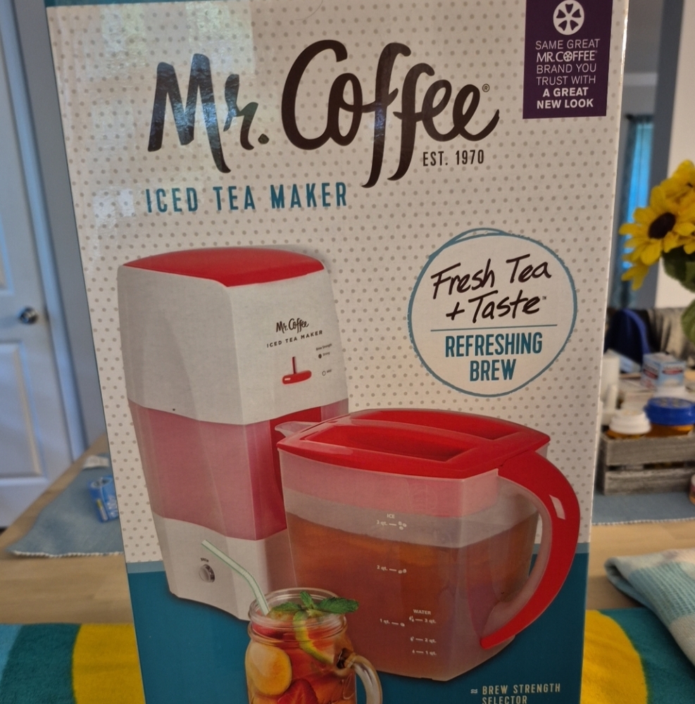 Mr. Coffee Iced Tea Maker in Red and White Never Opened
